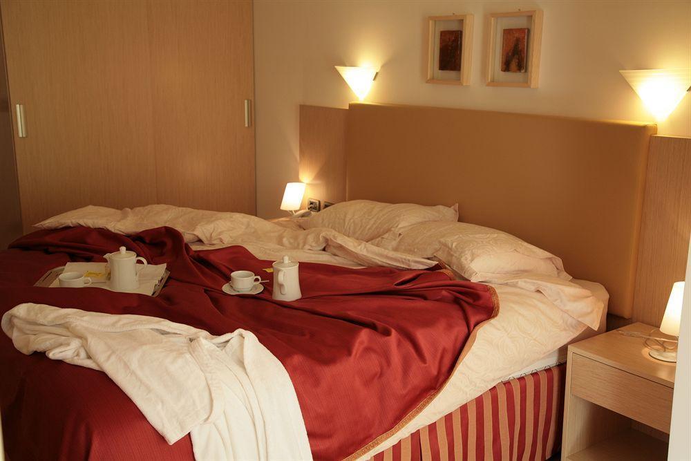 Vilola Bed & Breakfast Zambratija  Exterior photo