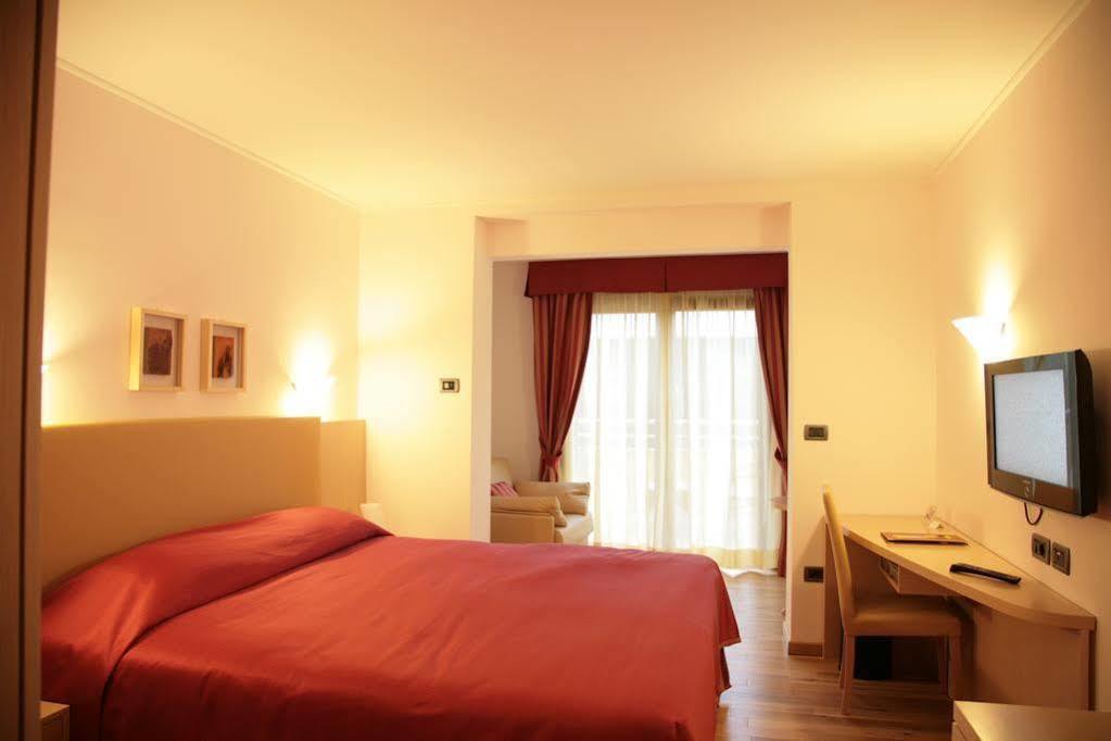 Vilola Bed & Breakfast Zambratija  Exterior photo
