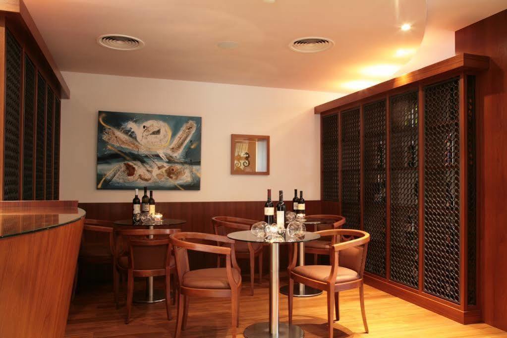 Vilola Bed & Breakfast Zambratija  Exterior photo